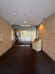 �G���g�����X�@�I�[�g���b�N