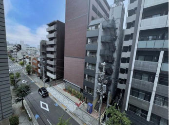 �Z�˂���̒��]�ʐ^�@-